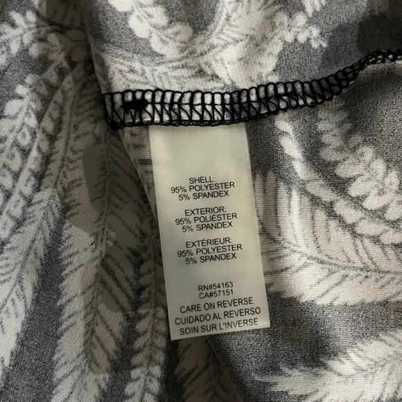 Tommy Hilfiger Paisley Top Black White Grommet Peep Size Size M/L Office Career - Picture 4 of 4